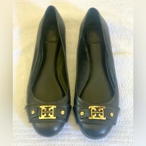 Tory Burch leather ballerina black shoes size 9. Used in great condition.